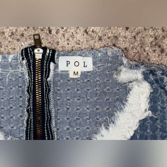 POL Denim Top with Double Gauze Flower Patches in Denim Multi Colored Size M - Picture 7 of 16